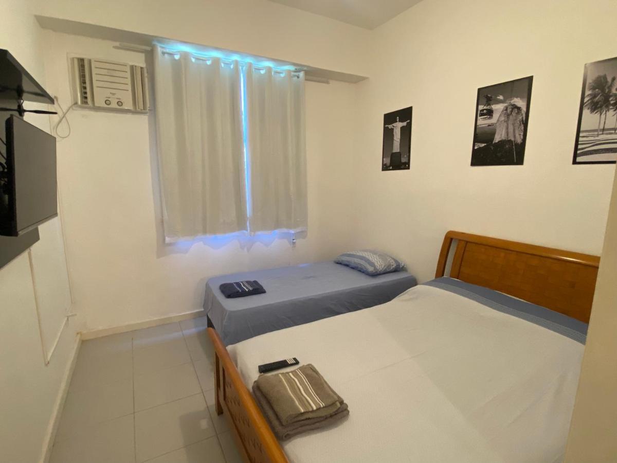 Copacabana: Beachfront Comfort With Netflix & Wi-fi Apartment *