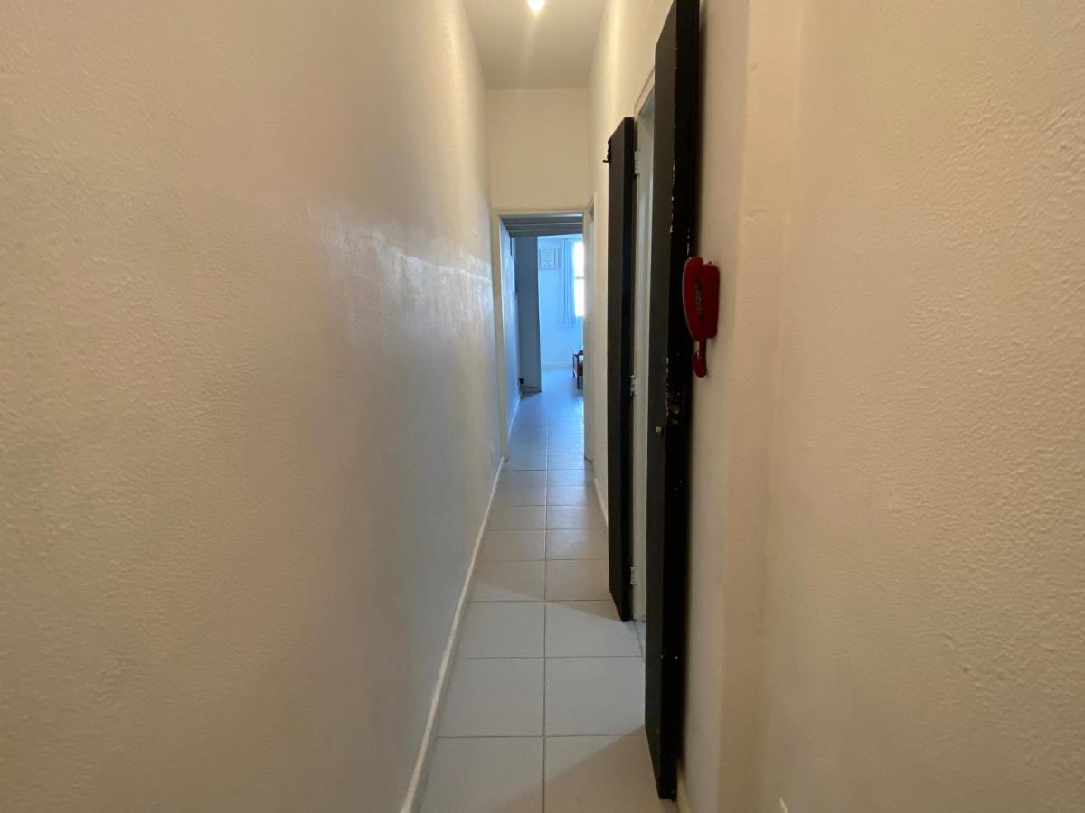 Copacabana: Beachfront Comfort With Netflix & Wi-fi