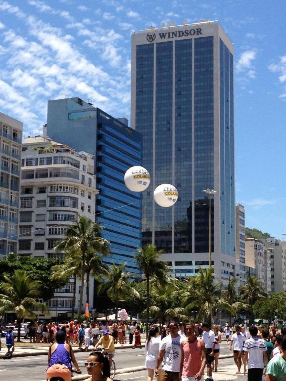 Copacabana: Beachfront Comfort With Netflix & Wi-fi * Rio de Janeiro