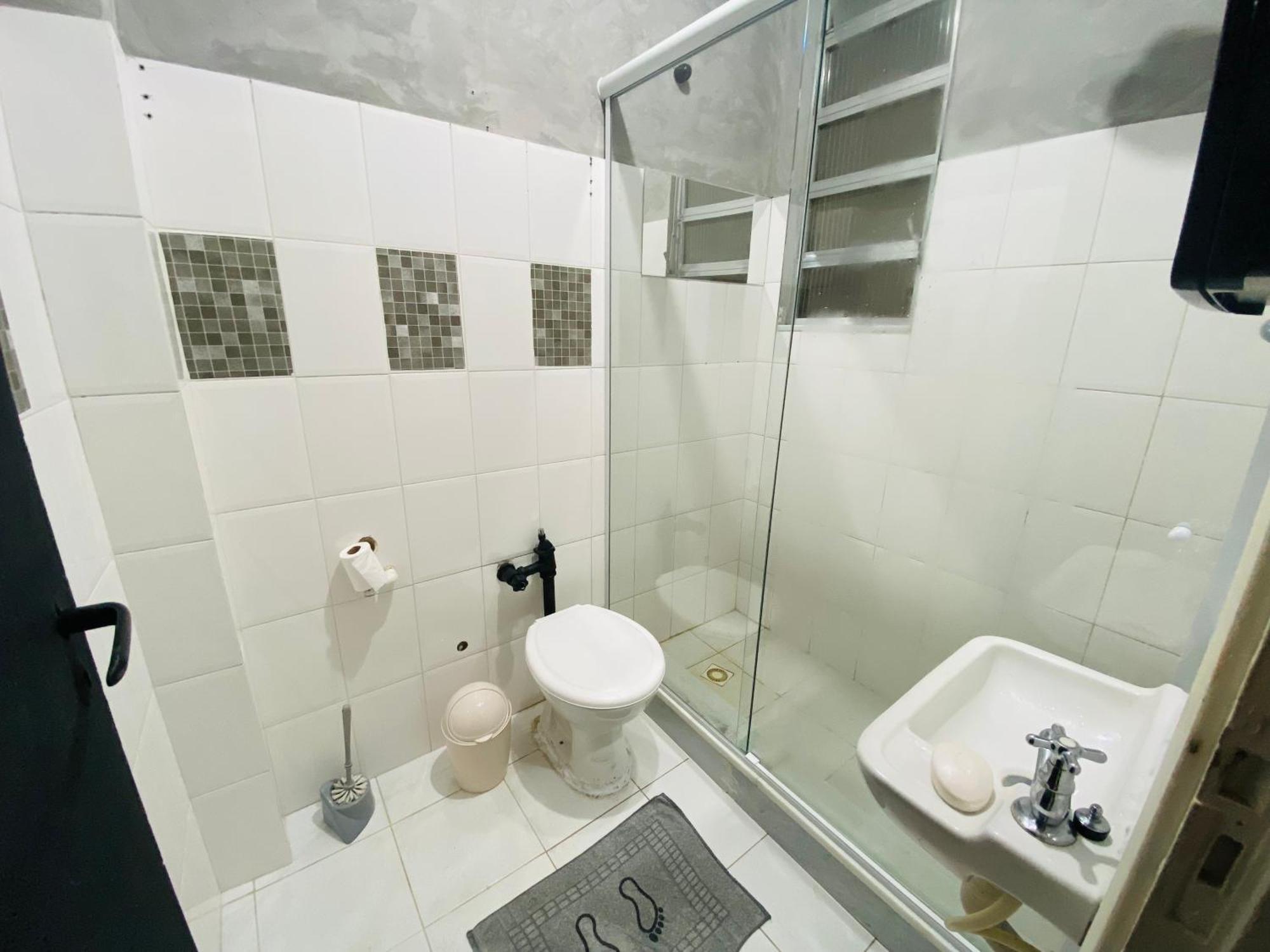 Copacabana: Beachfront Comfort With Netflix & Wi-fi Rio de Janeiro